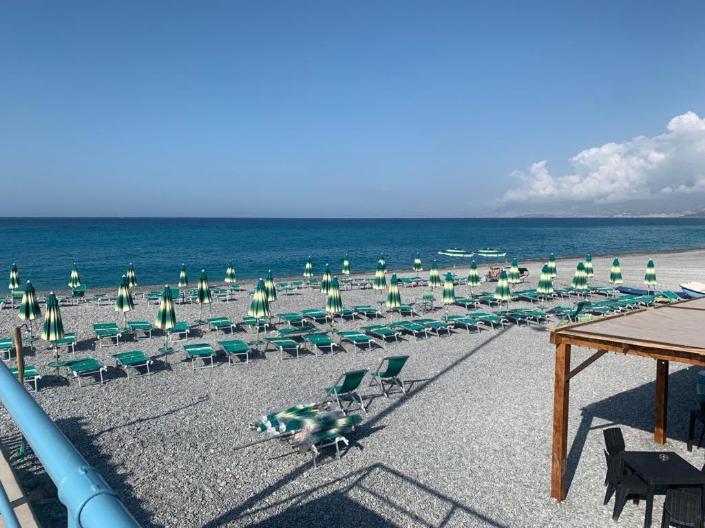 Casa Vacanza! A 50M Dal Mare! บอร์ดิเกรา ภายนอก รูปภาพ