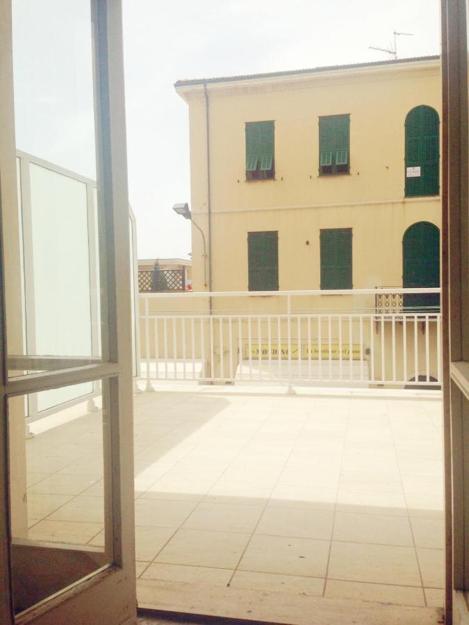 Casa Vacanza! A 50M Dal Mare! บอร์ดิเกรา ภายนอก รูปภาพ